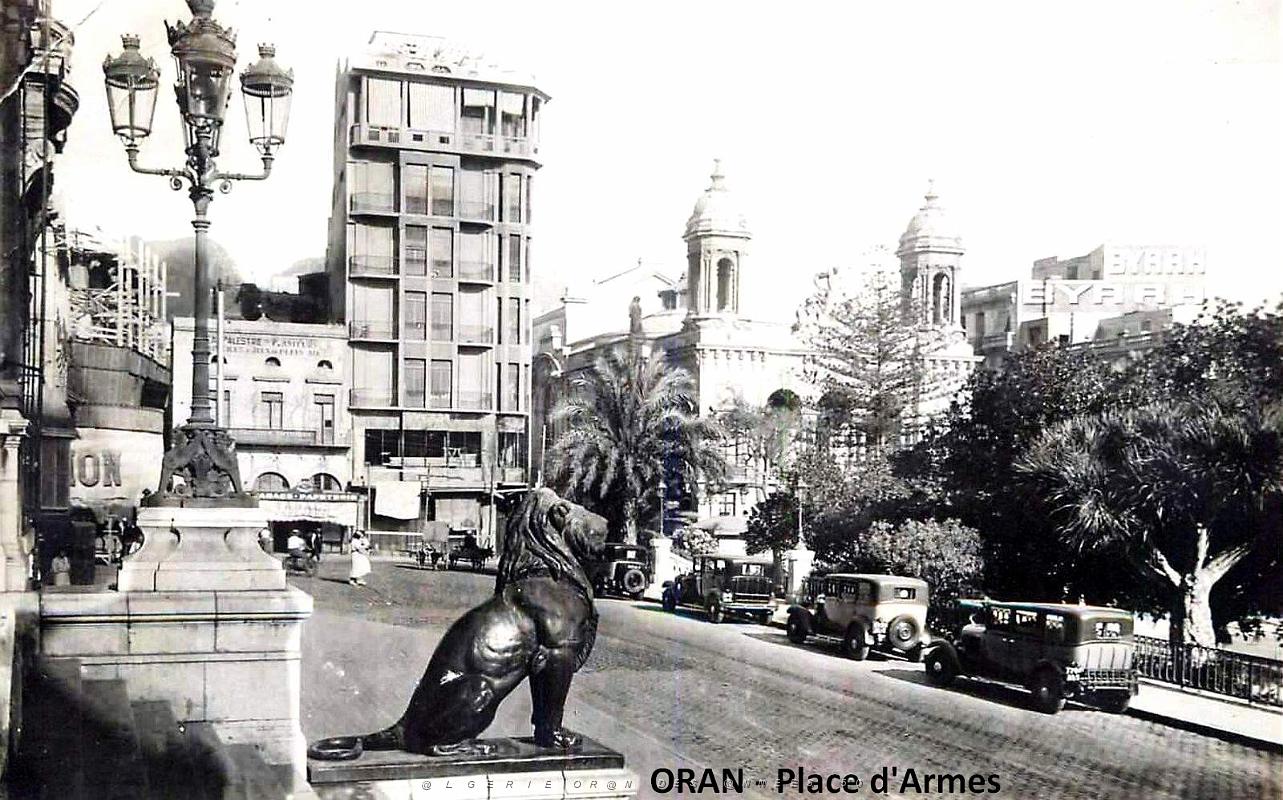 653- Oran - Place d'Armes.jpg